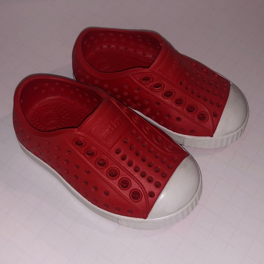 NATIVE Baby Red Shoes